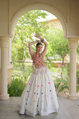White Cotton Navratri Readymade Lehenga Choli with Thread Embroidery Work 4