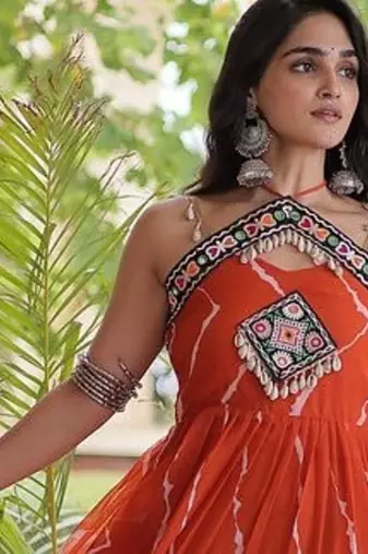 faux georgette laheriya print gown with kutchi patch work  12 meter flair sleeveless navratri garba gown 