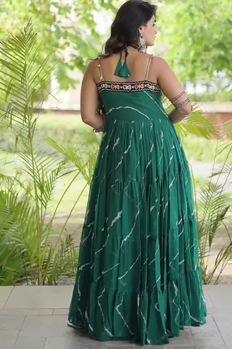 faux georgette laheriya print gown with kutchi patch work  12 meter flair sleeveless navratri garba gown 