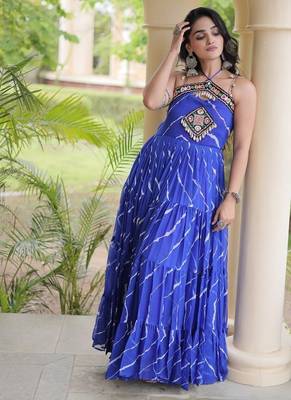 faux georgette laheriya print gown with kutchi patch work  12 meter flair sleeveless navratri garba gown  5