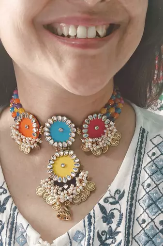  handcrafted multicolour fabric kundan & pearl coin choker set