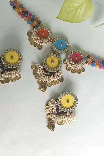  handcrafted multicolour fabric kundan & pearl coin choker set