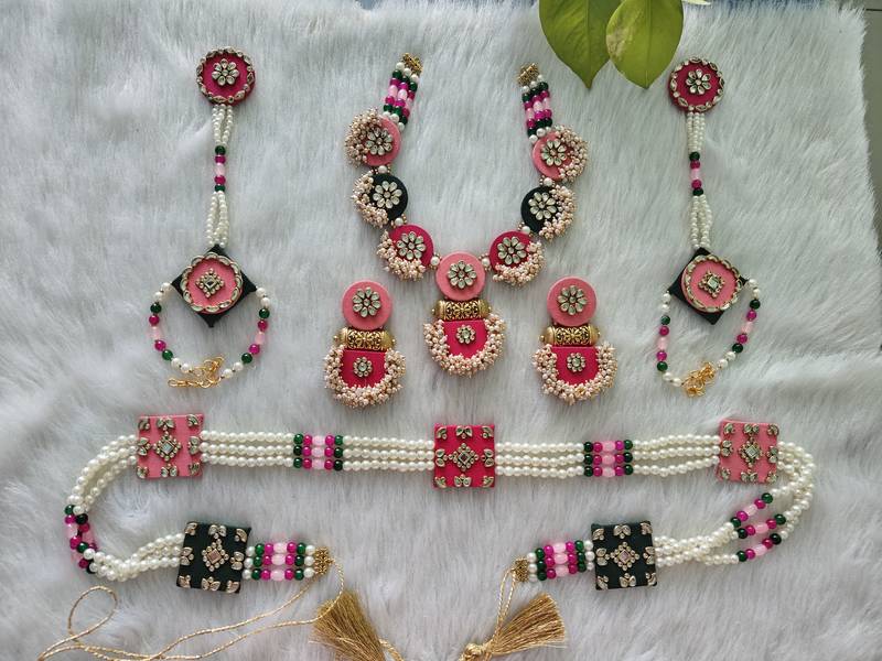  handcrafted rani pink & green fabric kundan pearl bridal combo set
