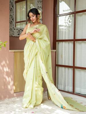 chitra handloom cotton blend saree with zari motifs & pallu  2
