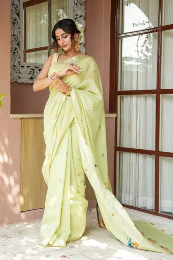 chitra handloom cotton blend saree with zari motifs & pallu 