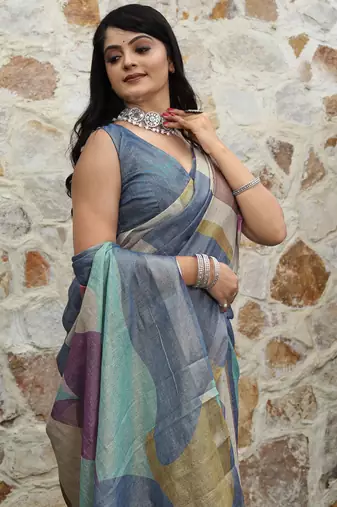 multicolor shimmer handloom cotton blend digital print saree