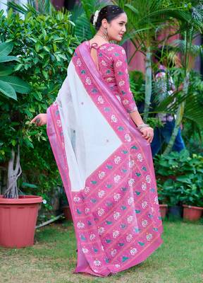 white cotton blend digital print saree 4