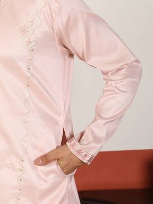 Cotton silk embroidered floral pink kurta 5