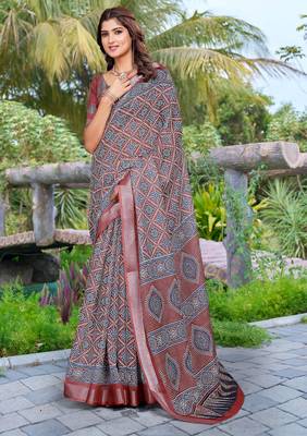 grey cotton blend digital print saree 1