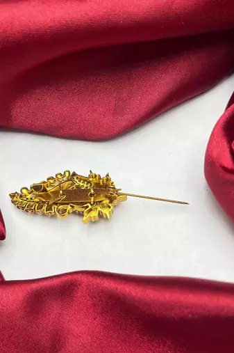 Traditional Indian Paisley Saree Pin with Ruby, Emerald CZ Accents – Ethnic Bridal Brooch