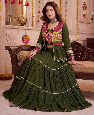 Mehendi Green Cotton Mirror & Gamthi Work Lehenga Choli Set 3