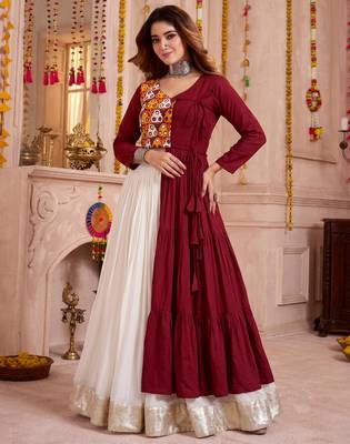 Off White Cotton Mirror & Gamthi Work Lehenga Choli Set 1