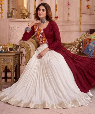 Off White Cotton Mirror & Gamthi Work Lehenga Choli Set 3