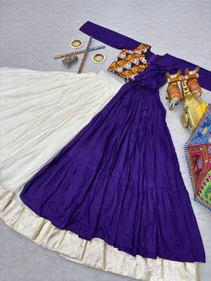Off White Cotton Mirror & Gamthi Work Lehenga Choli Set 4