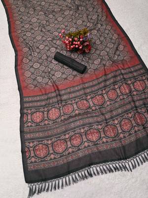 grey purple shimmer handloom cotton blend digital print saree 3