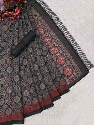 grey purple shimmer handloom cotton blend digital print saree 4