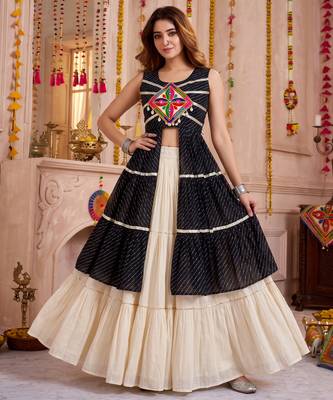Cream Cotton Gamthi & Lace Work Lehenga Choli Set 1
