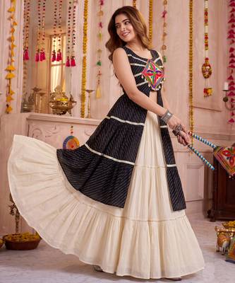 Cream Cotton Gamthi & Lace Work Lehenga Choli Set 3