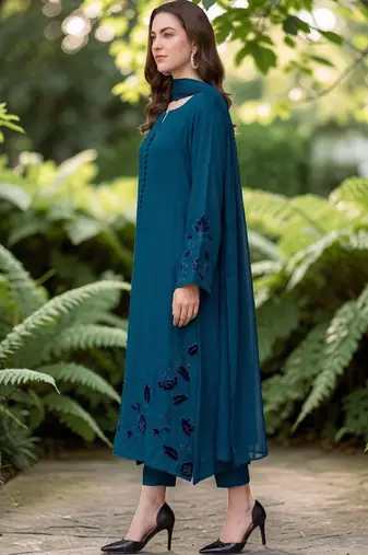 Women Ethnic Motifs Embroidered Chanderi Silk Kurta with Trousers & With Dupatta