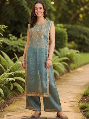 Women Ethnic Motifs Embroidered Regular Kurta with Palazzos 1