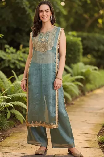Women Ethnic Motifs Embroidered Regular Kurta with Palazzos