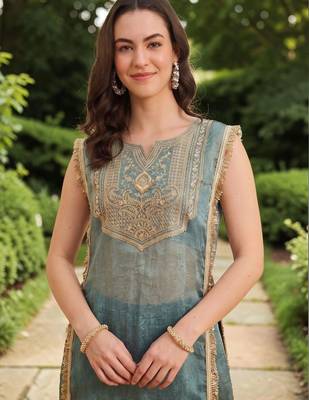 Women Ethnic Motifs Embroidered Regular Kurta with Palazzos 2