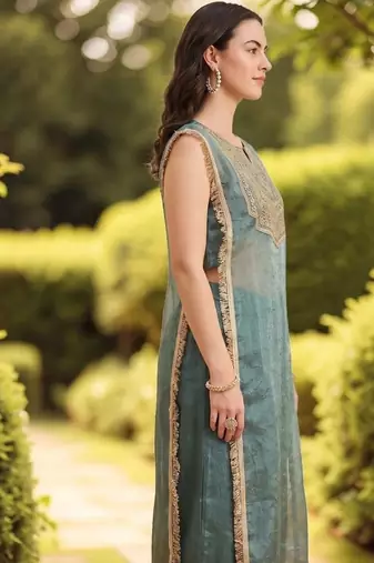 Women Ethnic Motifs Embroidered Regular Kurta with Palazzos