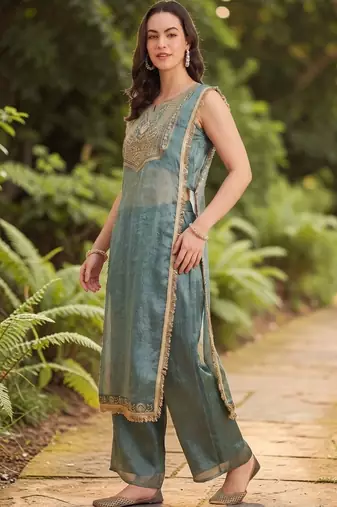 Women Ethnic Motifs Embroidered Regular Kurta with Palazzos