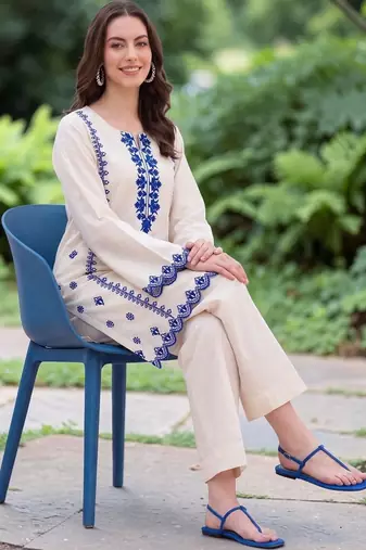Women Ethnic Motifs Regular Thread Work Chanderi Silk Kurta with Trousers
