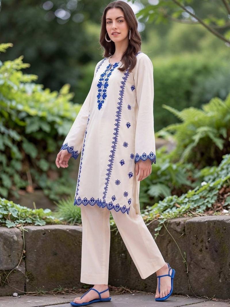 Women Ethnic Motifs Regular Thread Work Chanderi Silk Kurta with Trousers
