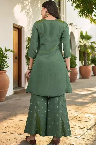 Women Ethnic Motifs Embroidered Regular Thread Work Kurta with Sharara & With Dupatta