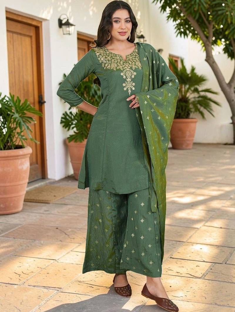 Women Ethnic Motifs Embroidered Regular Thread Work Kurta with Sharara & With Dupatta