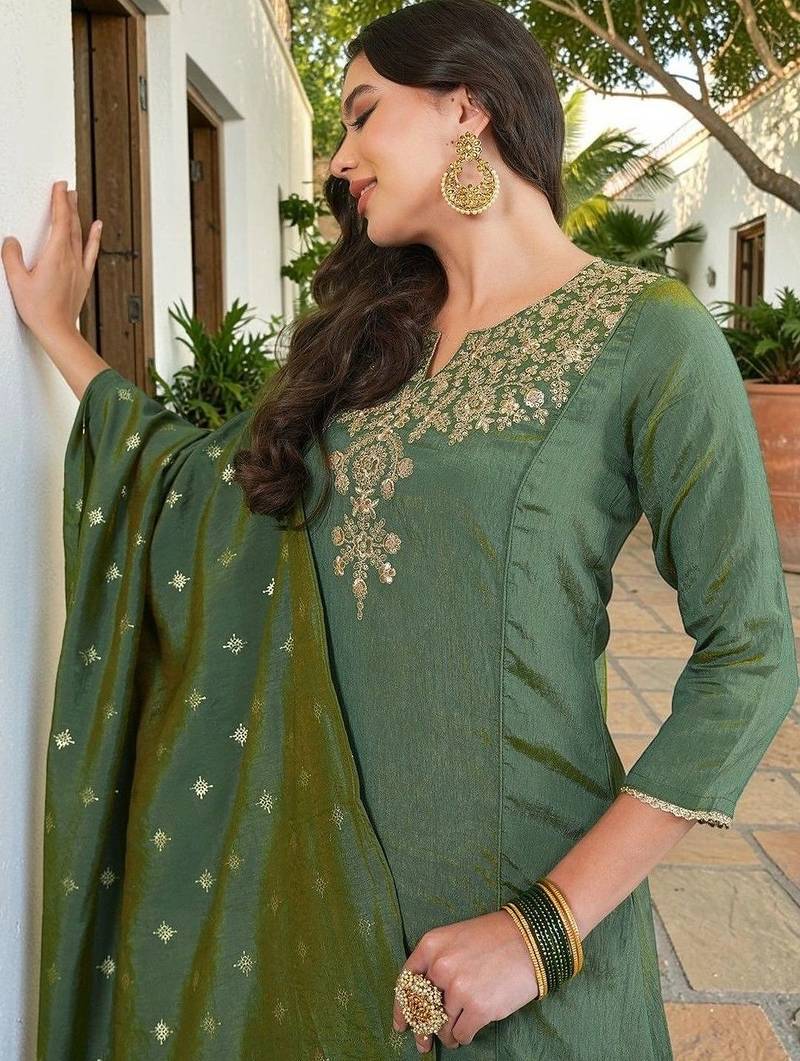 Women Ethnic Motifs Embroidered Regular Thread Work Kurta with Sharara & With Dupatta