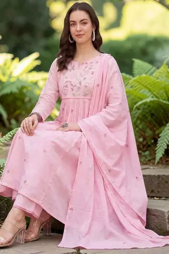Floral Embroidered Empire Thread Work Chanderi Silk Kurta Trousers & With Dupatta