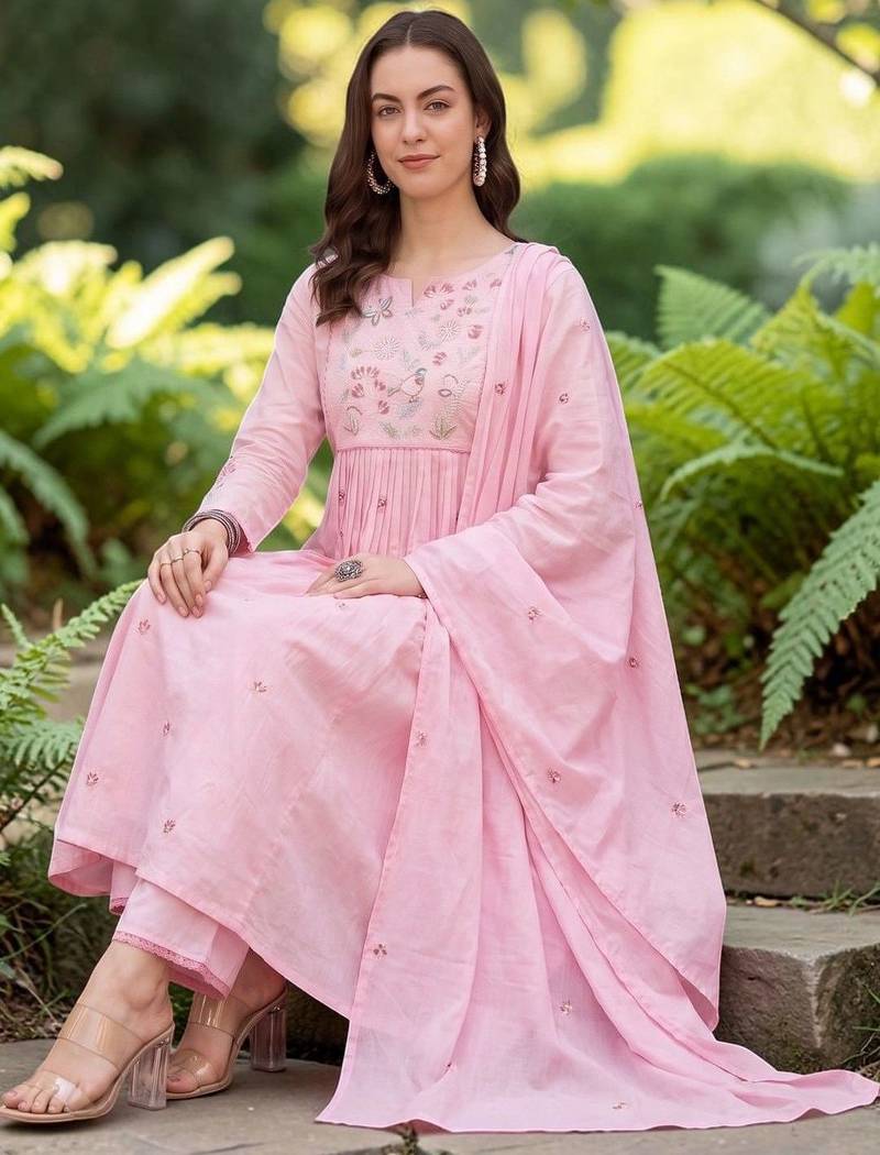Floral Embroidered Empire Thread Work Chanderi Silk Kurta Trousers & With Dupatta