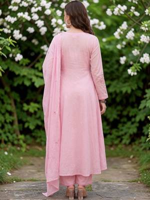 Floral Embroidered Empire Thread Work Chanderi Silk Kurta Trousers & With Dupatta 4