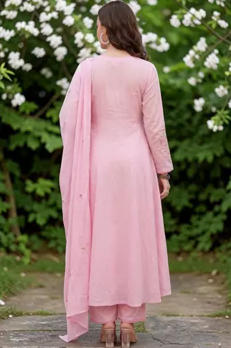 Floral Embroidered Empire Thread Work Chanderi Silk Kurta Trousers & With Dupatta