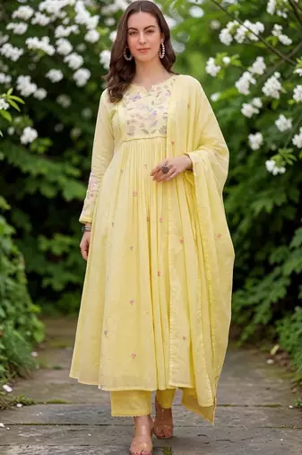 Women Floral Embroidered Empire Chanderi Silk Kurta with Trousers & Dupatta