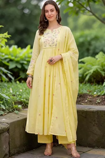 Women Floral Embroidered Empire Chanderi Silk Kurta with Trousers & Dupatta
