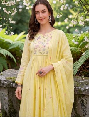Women Floral Embroidered Empire Chanderi Silk Kurta with Trousers & Dupatta 3