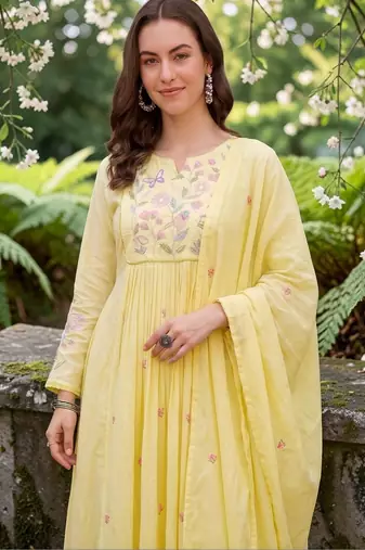 Women Floral Embroidered Empire Chanderi Silk Kurta with Trousers & Dupatta
