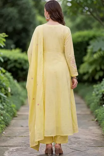 Women Floral Embroidered Empire Chanderi Silk Kurta with Trousers & Dupatta