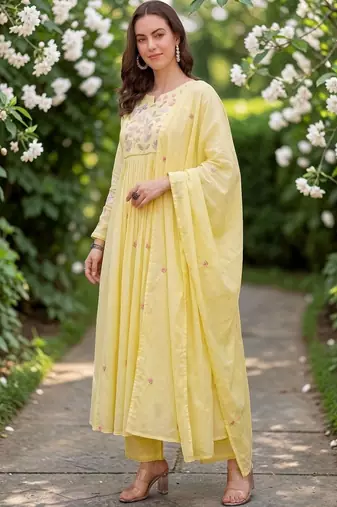 Women Floral Embroidered Empire Chanderi Silk Kurta with Trousers & Dupatta