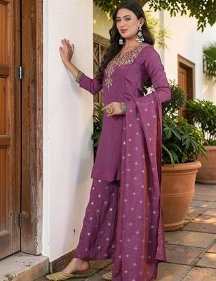 Women Ethnic Motifs Embroidered Regular Thread Work Kurta with Sharara & With Dupatta 3