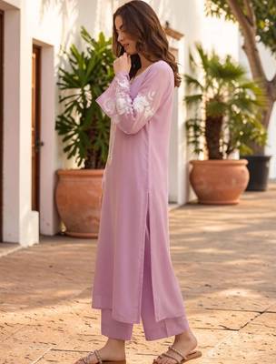 Women Floral Embroidered Regular Thread Work Chanderi Silk Kurta with Trousers 5