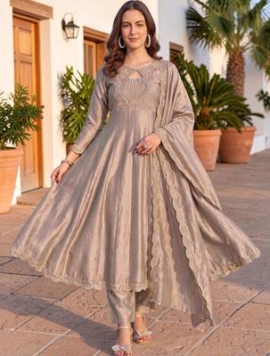 Women Ethnic Motifs Embroidered Empire Thread Work Kurta with Trousers & With Dupatta 6