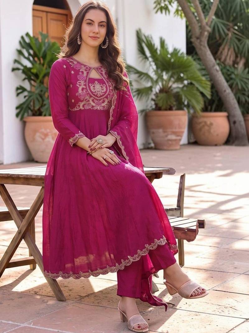 Women Ethnic Motifs Embroidered Empire Thread Work Kurta with Trousers & With Dupatta