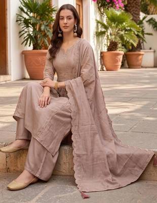 Women Ethnic Motifs Embroidered Empire Thread Work Kurta with Palazzos & With Dupatta 2