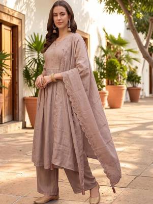 Women Ethnic Motifs Embroidered Empire Thread Work Kurta with Palazzos & With Dupatta 7