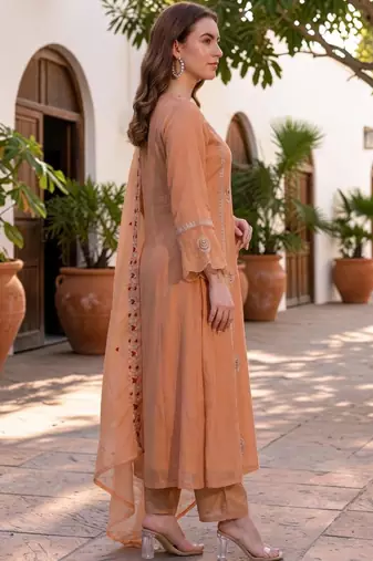 Women Ethnic Motifs Embroidered Regular Thread Work Kurta with Trousers & With Dupatta